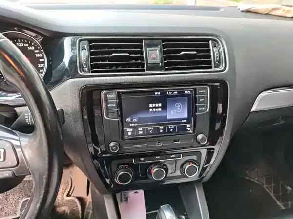 Volkswagen Sagitar 2019