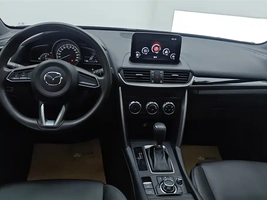 Mazda CX-4 2019 — фото 12