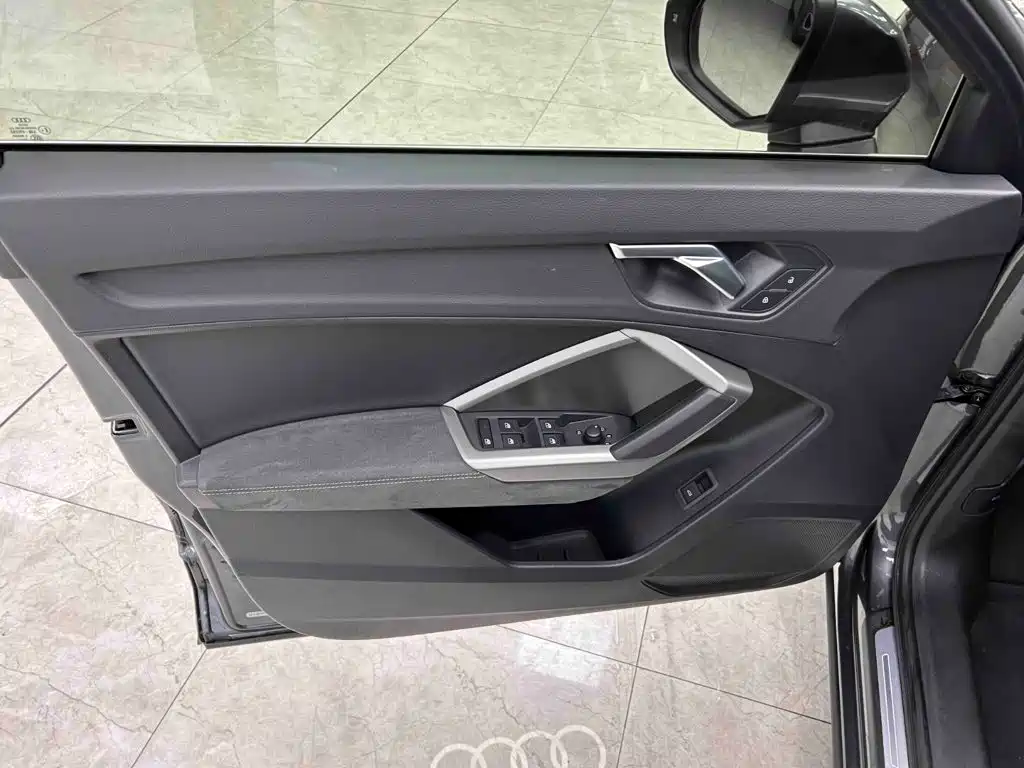 Audi Q3 2022 — фото 10