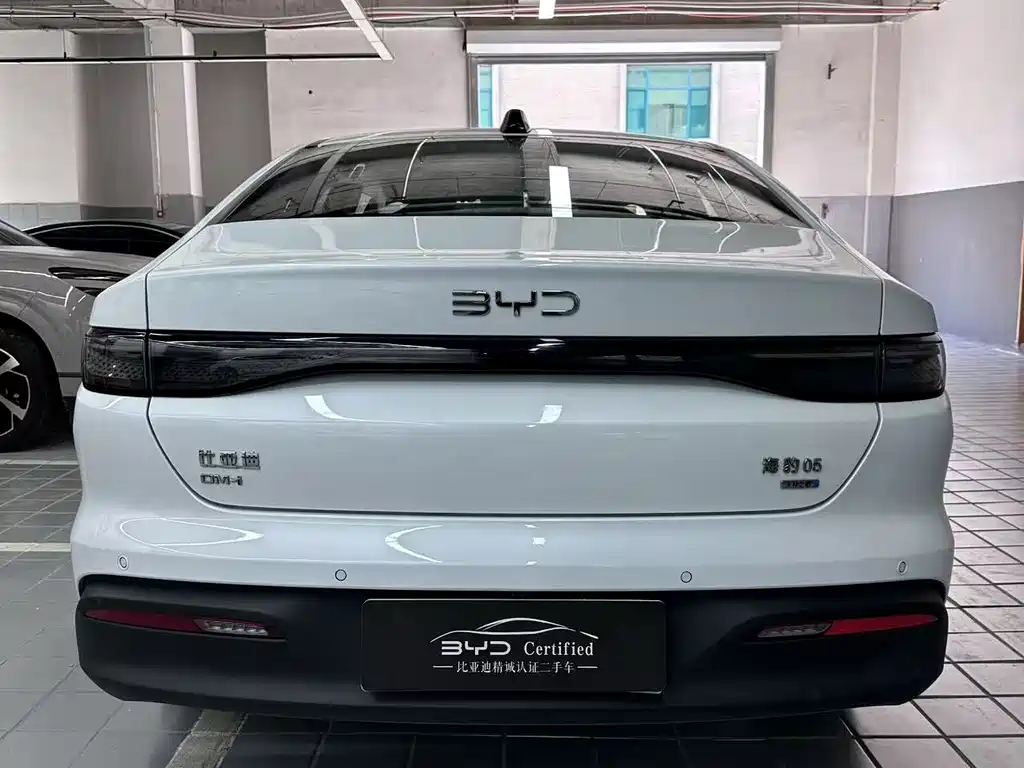 BYD Seal 05 DM-i 2025 — фото 9