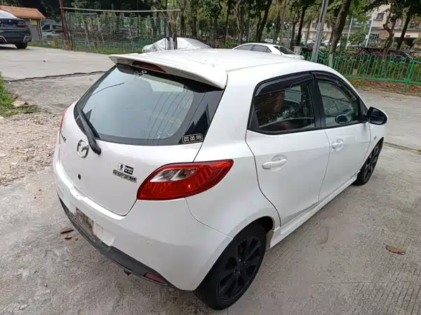 Mazda 2 2014