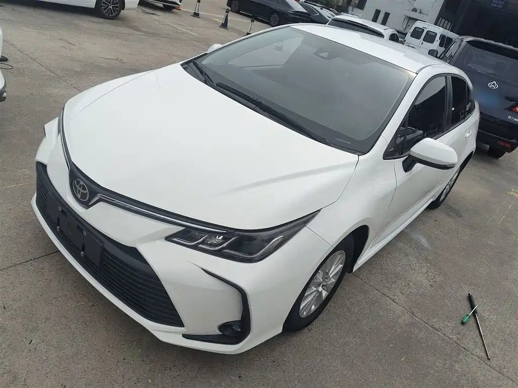 Toyota Corolla 2022 — фото 1