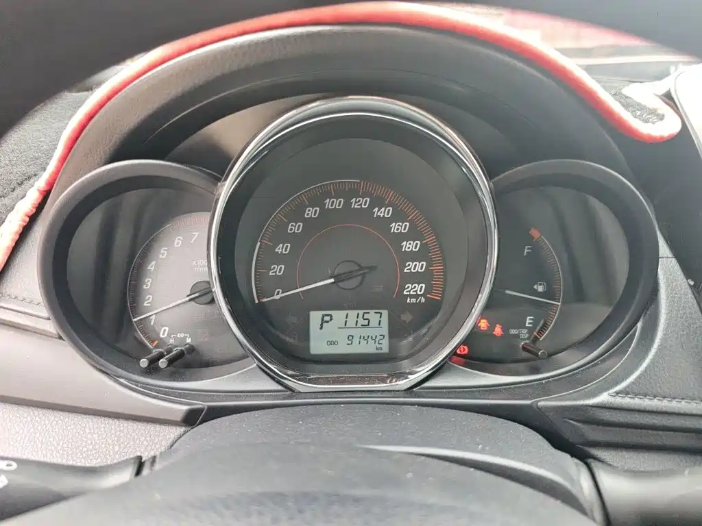 Toyota Yaris L 2020 — фото 4