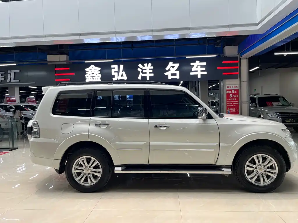 Mitsubishi Pajero 2020 — фото 4