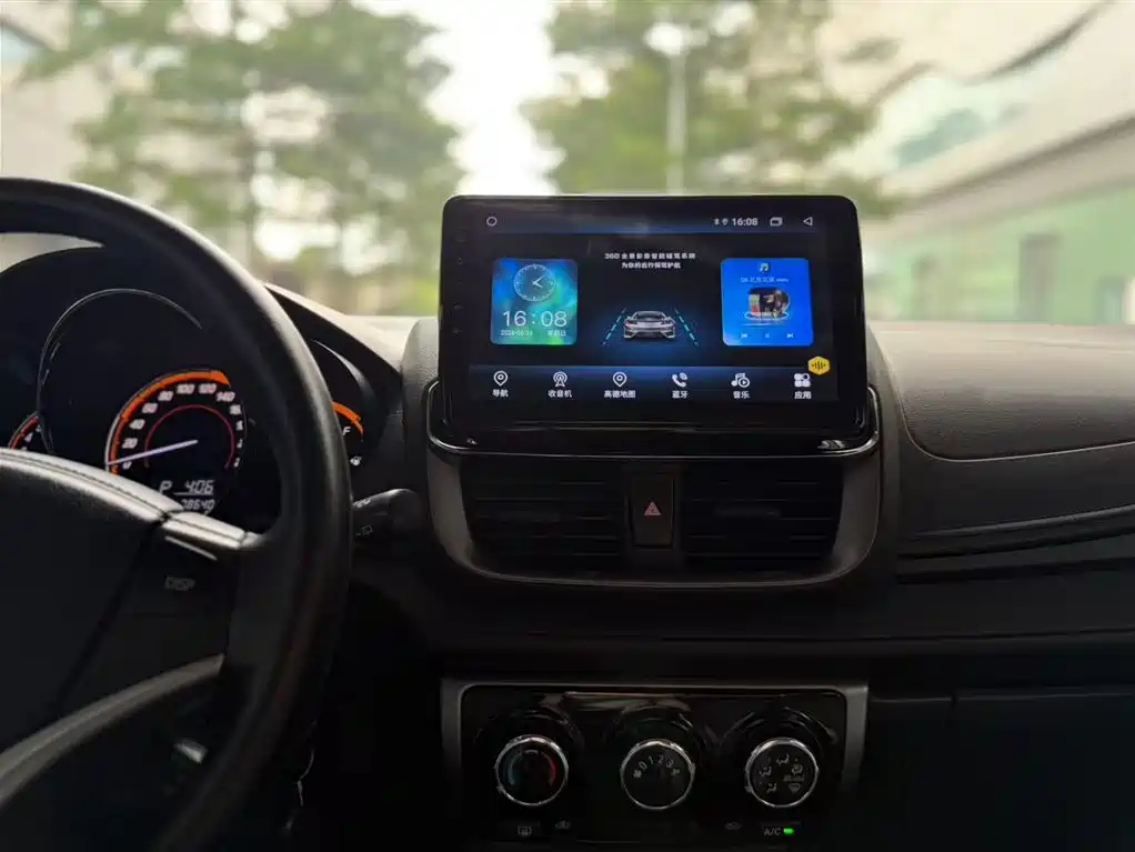 Toyota Yaris L 2023 — фото 13