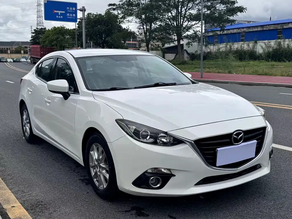 Mazda 3 Axela 2015