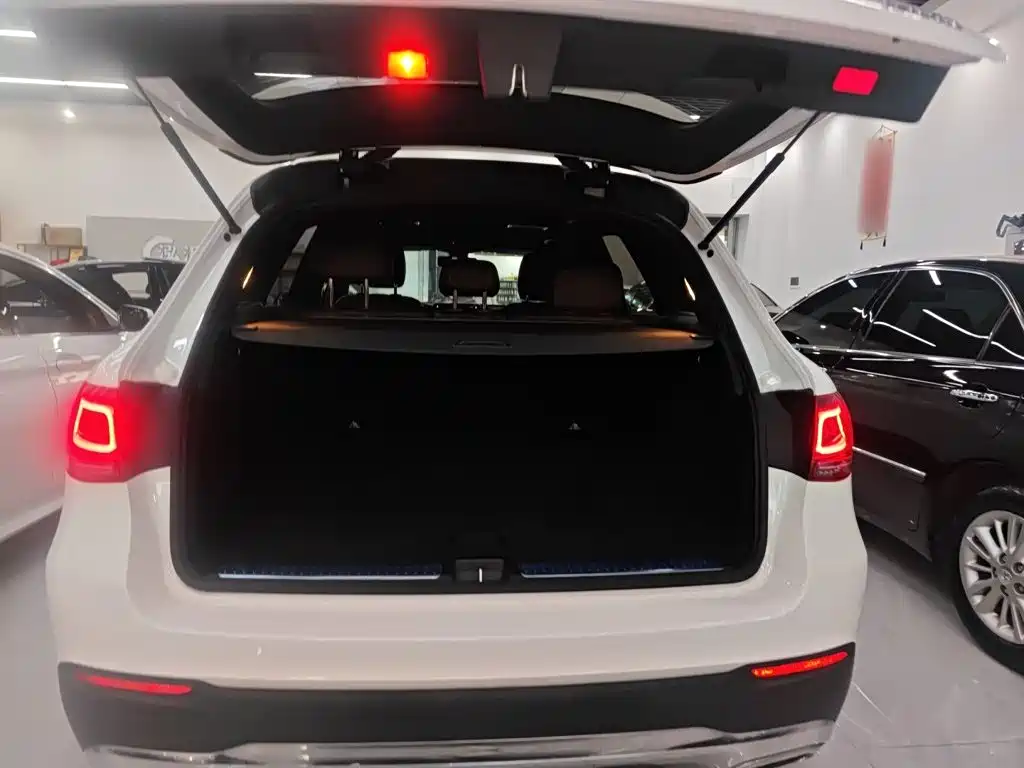 Mercedes-Benz GLC 2020 — фото 19