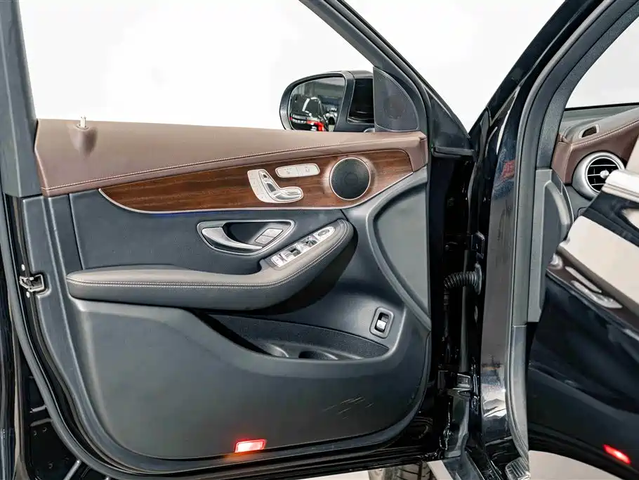 Mercedes-Benz GLC 2022 — фото 16