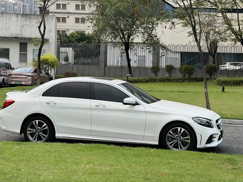 Mercedes-Benz C-Class 2020