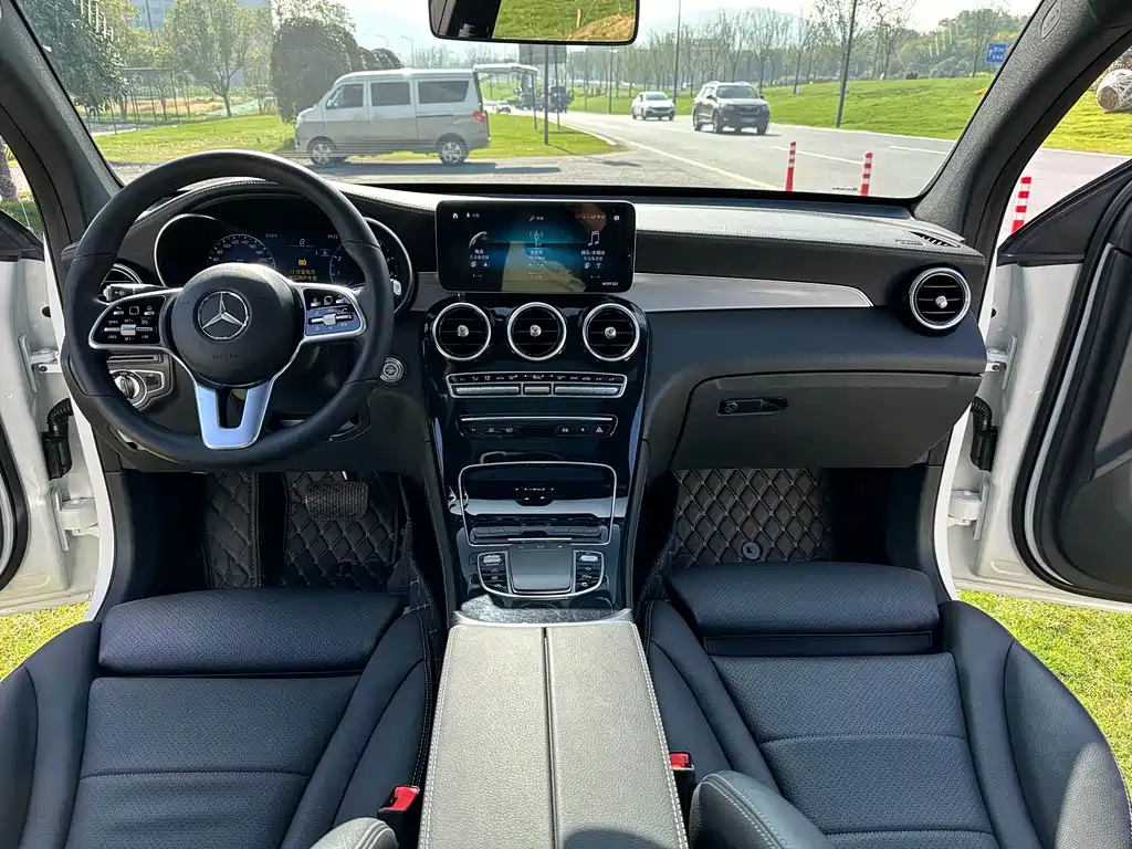 Mercedes-Benz GLC Coupe 2020 — фото 9