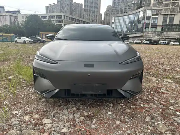 Geely Galaxy E8 2024