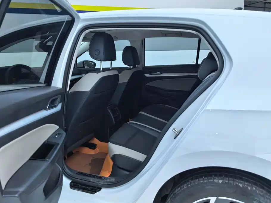 Volkswagen Golf 2023 — фото 11