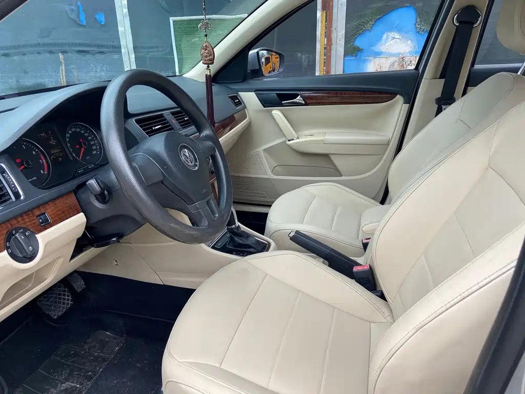 Volkswagen Lavida 2014