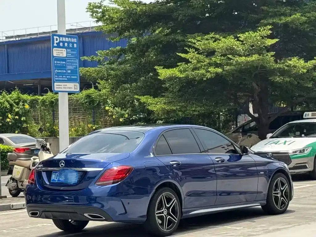 Mercedes-Benz C-Class 2021