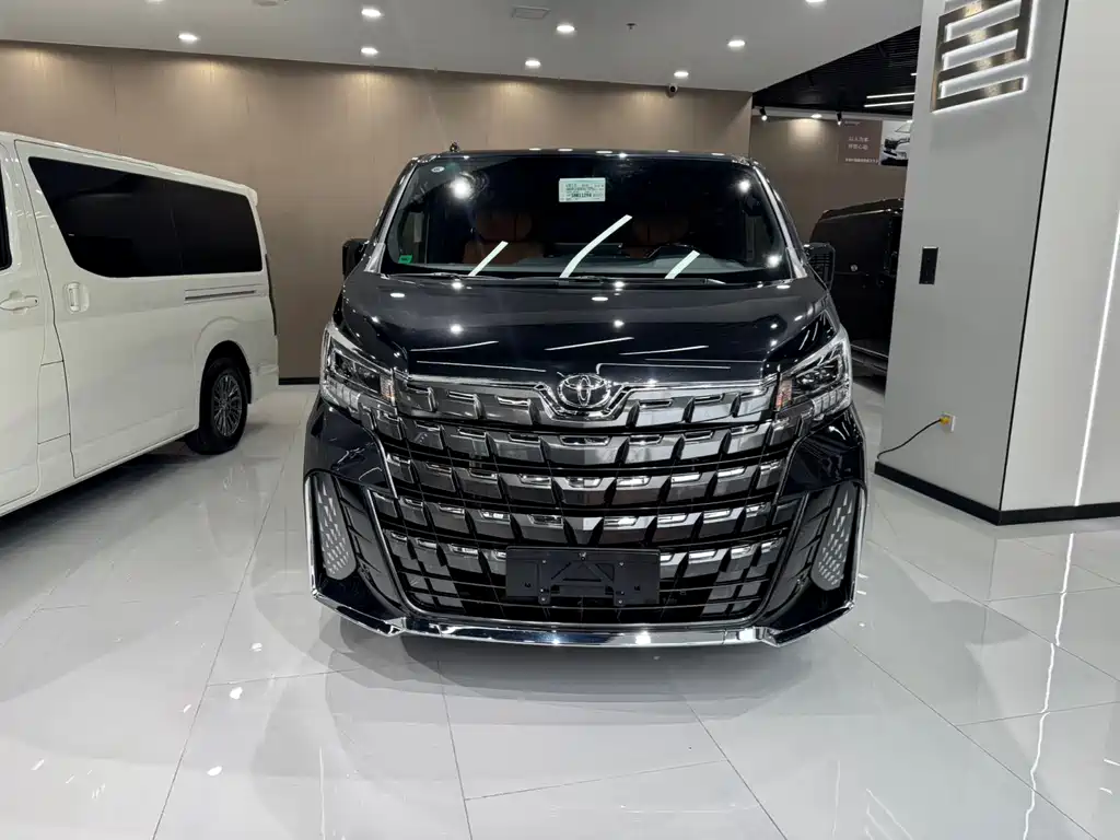 Toyota Hiace — фото 2