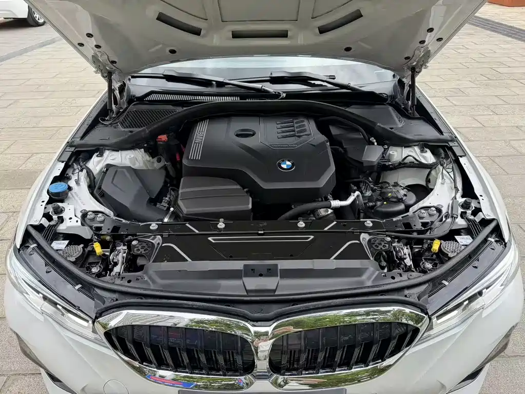 BMW 3 Series 2021 — фото 13