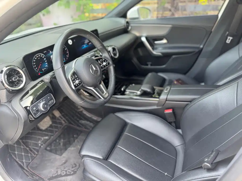 Mercedes-Benz A-Class 2022 — фото 12