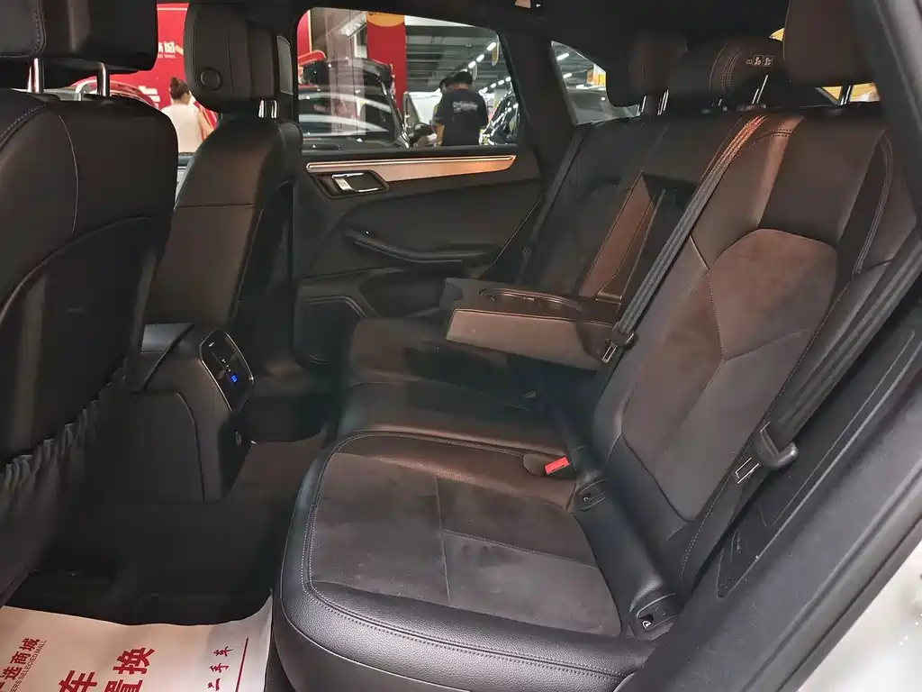 Porsche Macan 2019 — фото 12