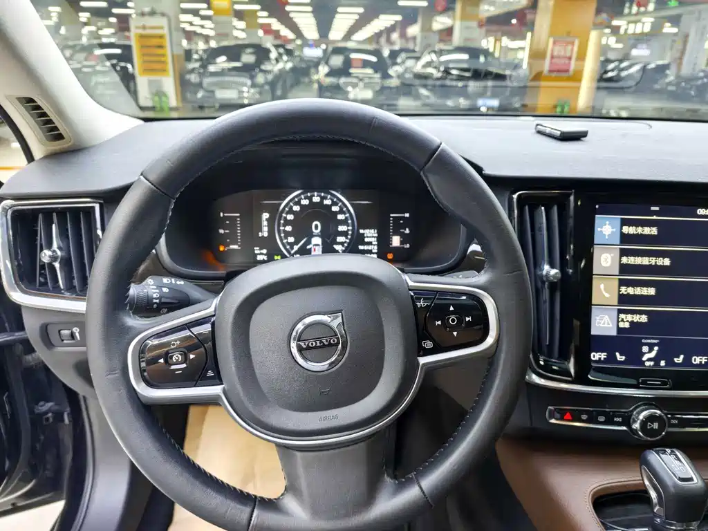 Volvo S90 2017 — фото 13