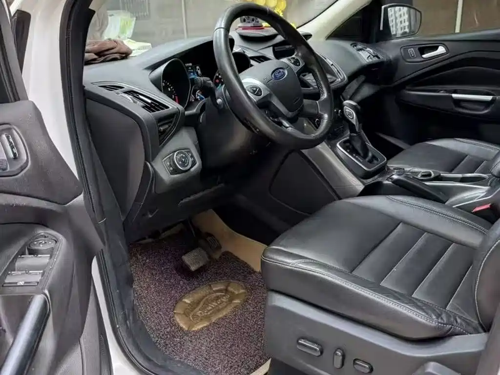 Ford Kuga 2015 — фото 4