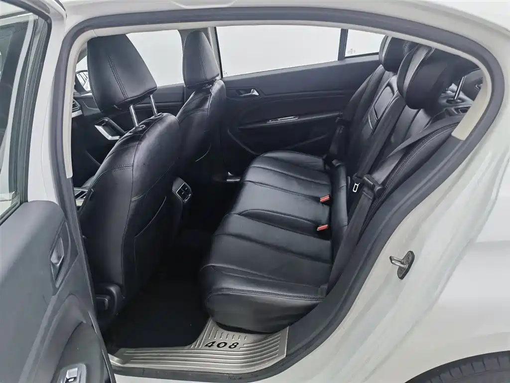 Peugeot 408 2015 — фото 15