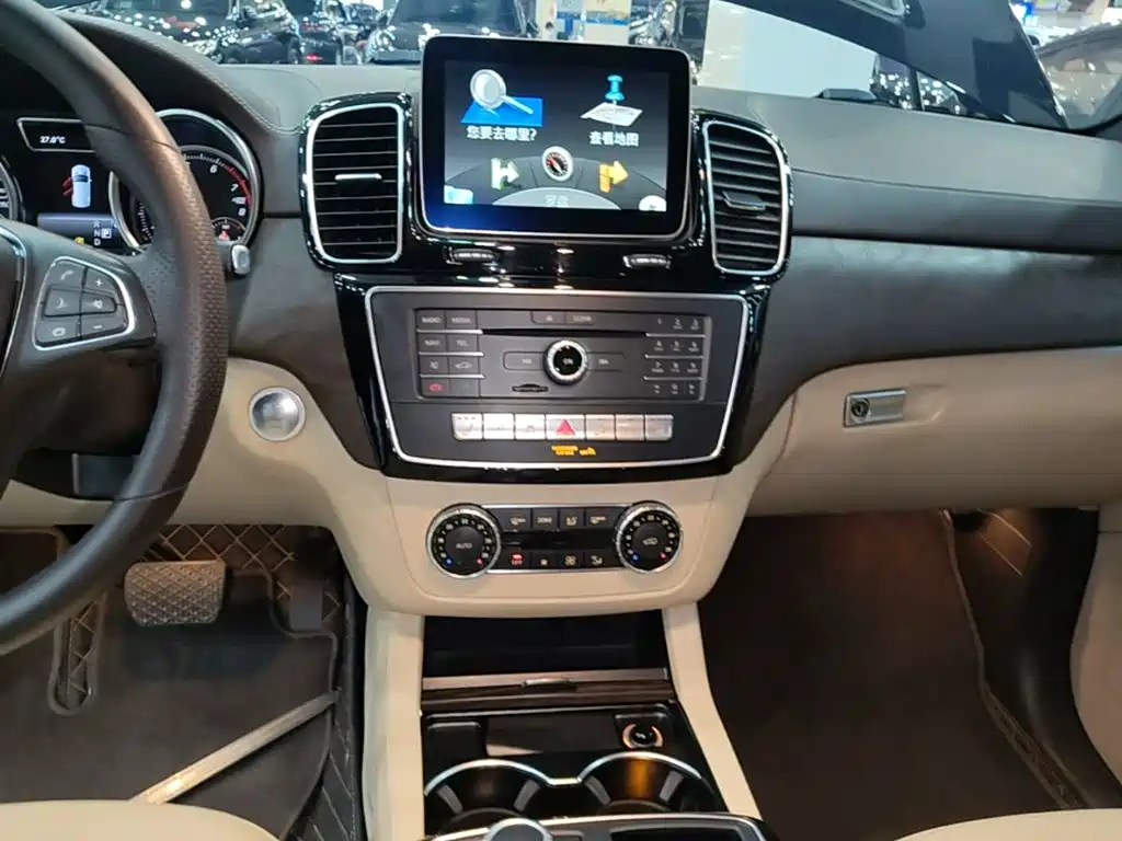 Mercedes-Benz GLE 2017 — фото 13
