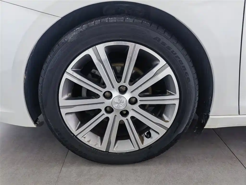 Peugeot 408 2015 — фото 17