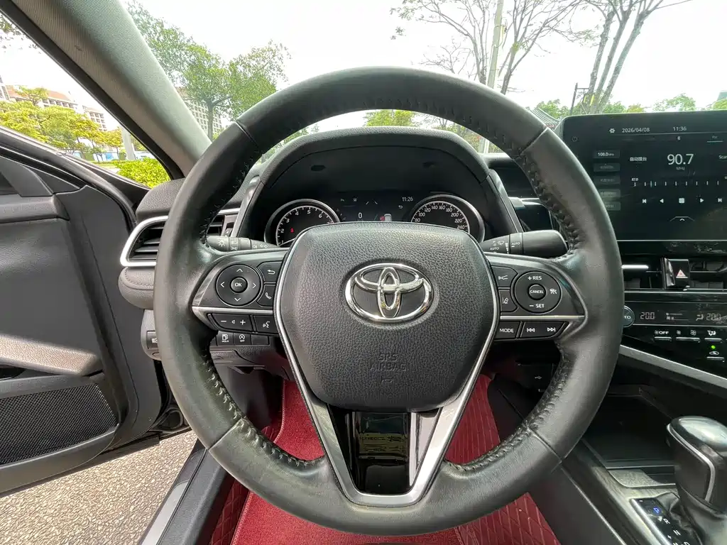 Toyota Camry 2023 — фото 6
