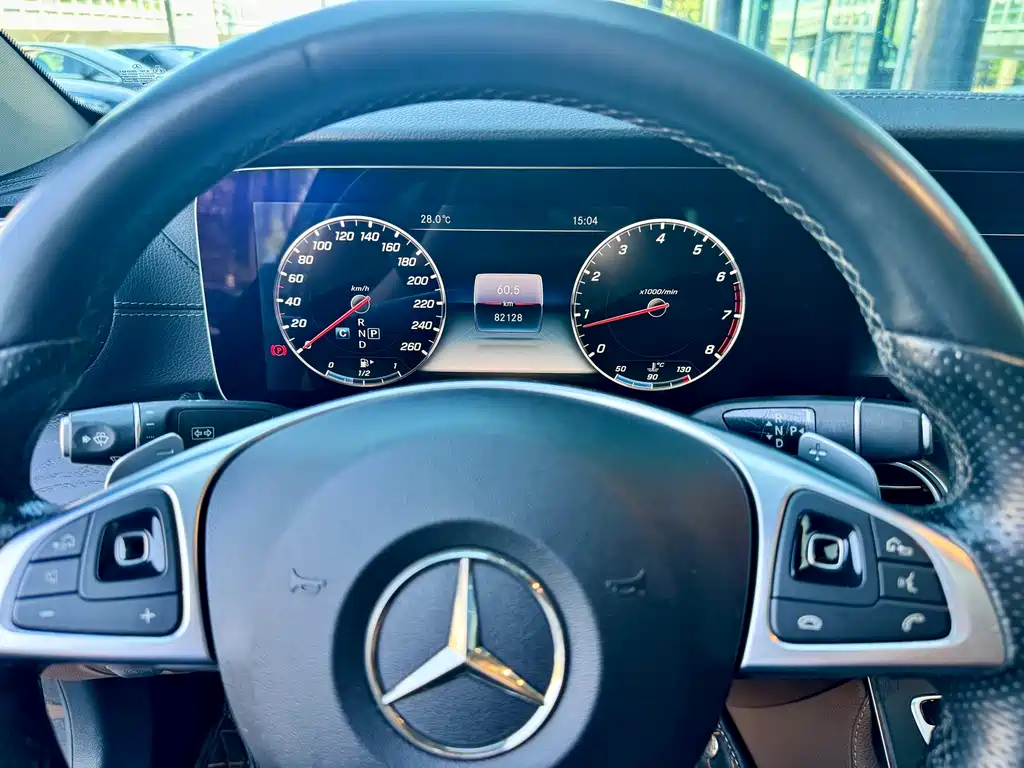 Mercedes-Benz E-Class 2018 — фото 9