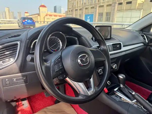 Mazda 3 Axela 2016