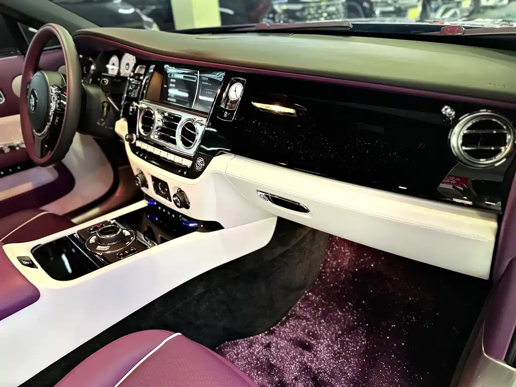 Rolls-Royce Wraith 2021 — фото 12