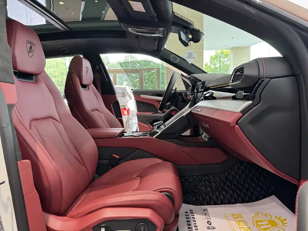 Lamborghini Urus 2018 — фото 13