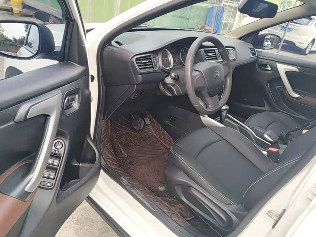 Citroen C3-XR 2015 — фото 16