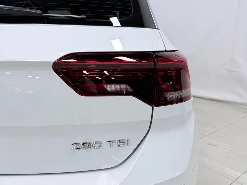 Volkswagen T-Roc 2022 — фото 9