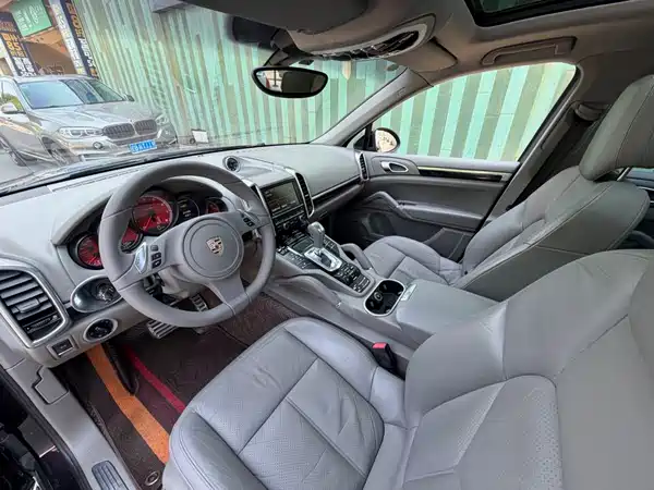 Porsche Cayenne 2011