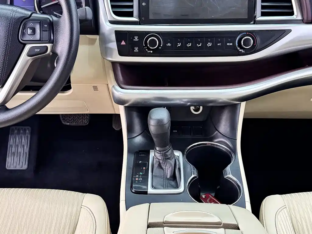Toyota Highlander 2016 — фото 11