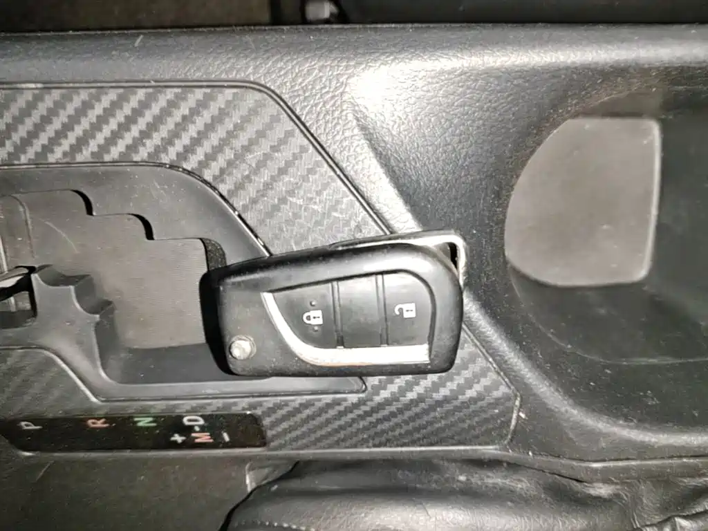 Toyota RAV4 2015 — фото 17