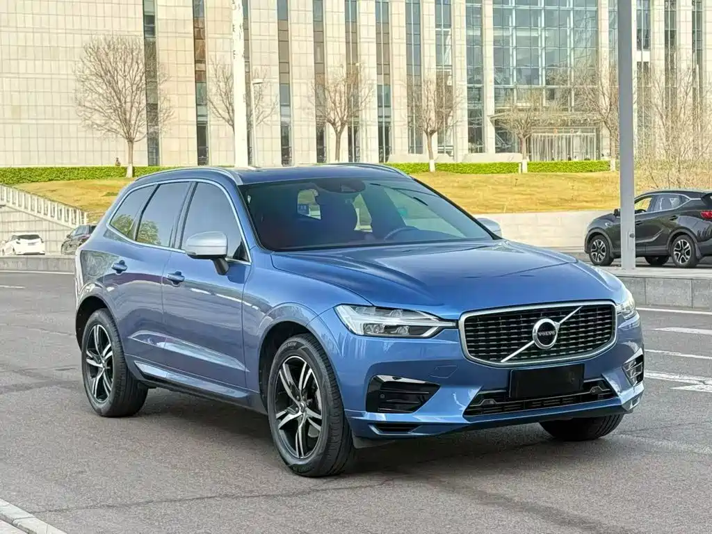 Volvo XC60 2018 — фото 23