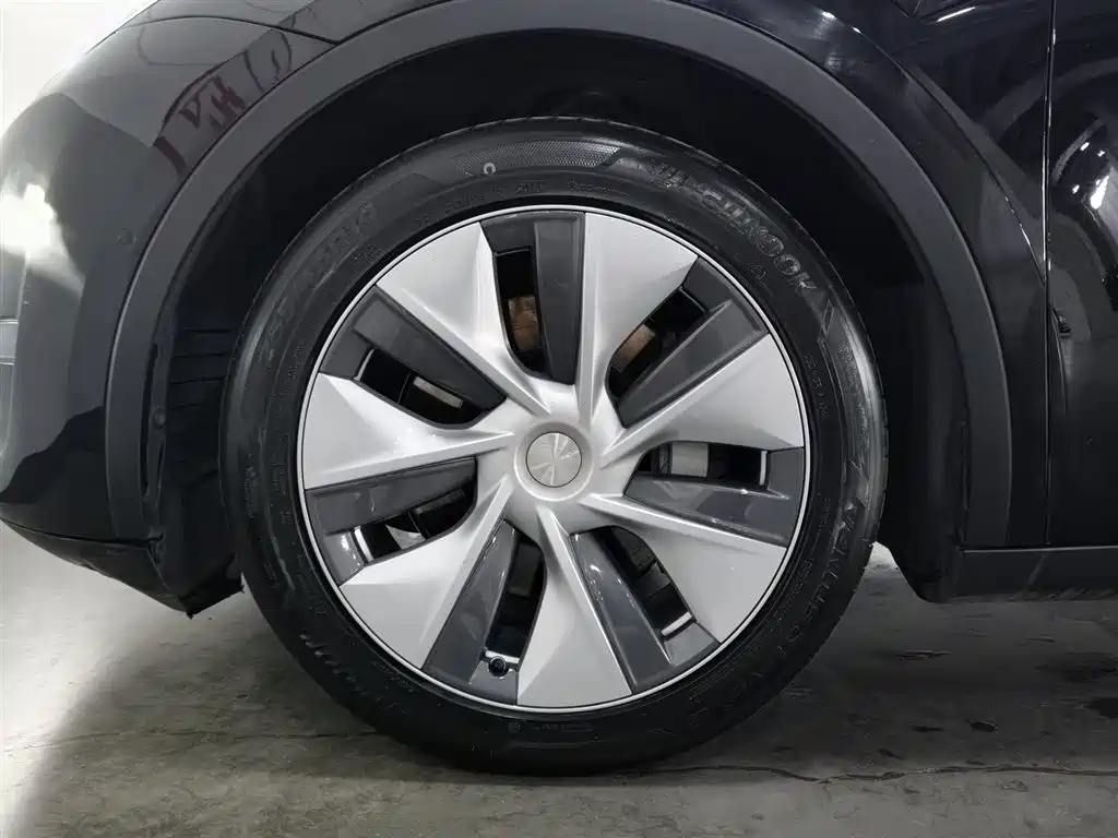 Tesla Model Y 2023 — фото 17