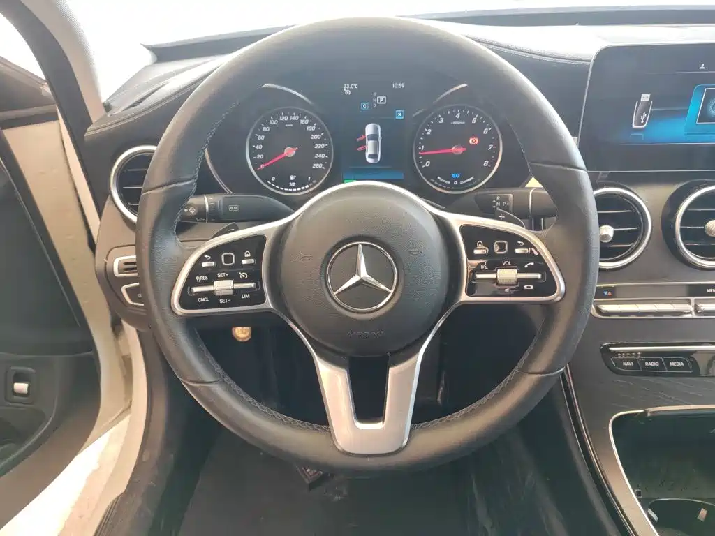 Mercedes-Benz C-Class 2018 — фото 11