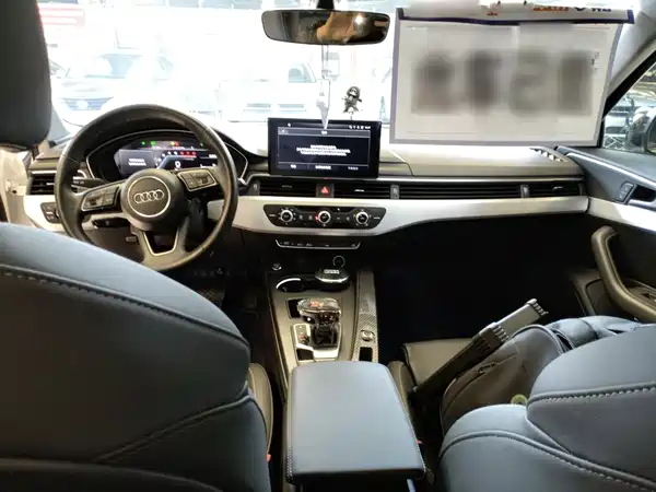 Audi A4L 2023