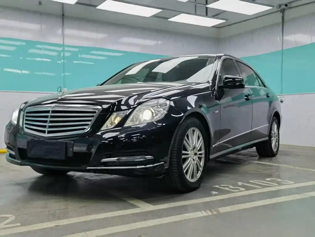 Mercedes-Benz E-Class 2011