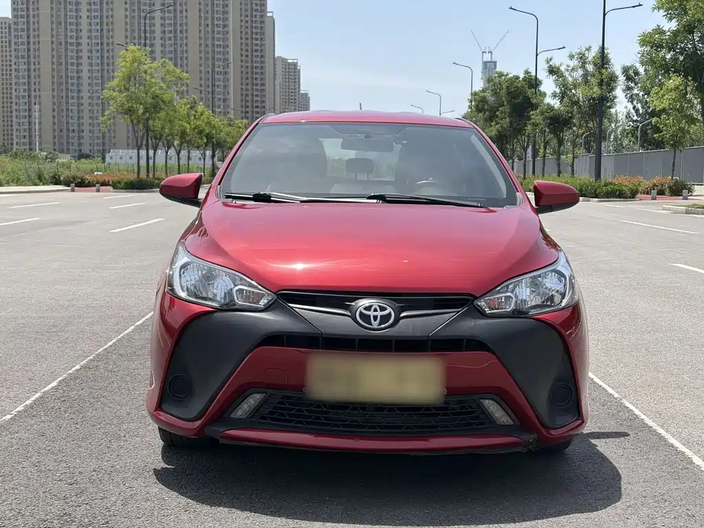 Toyota Yaris L 2017 — фото 8