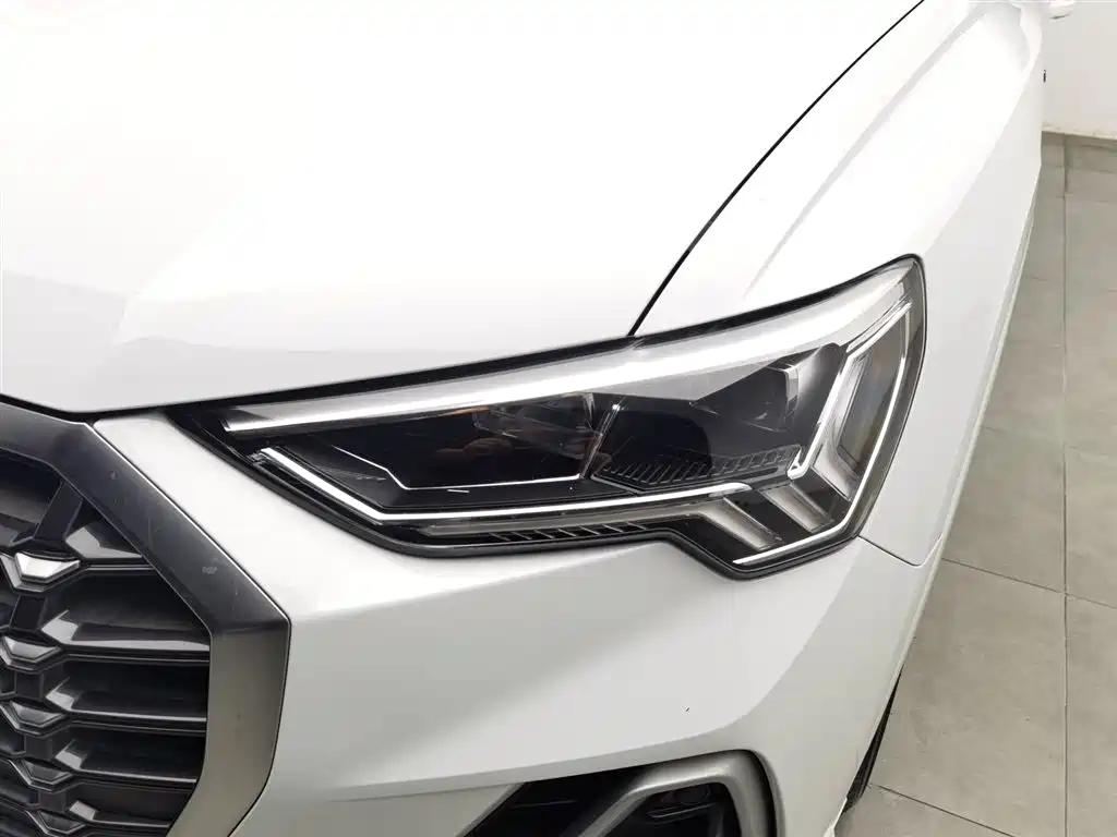 Audi Q3 2022 — фото 7