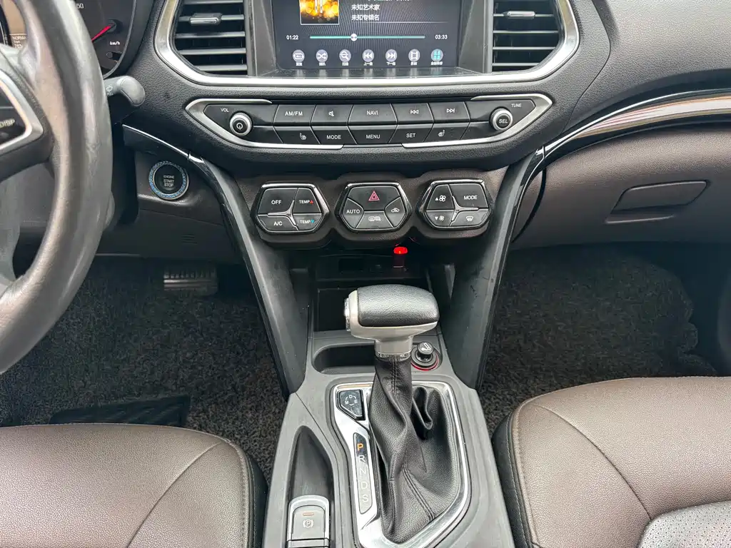 GAC Motor Trumpchi GS4 2017 — фото 9