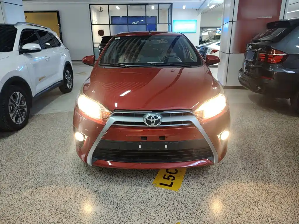 Toyota Yaris L 2015