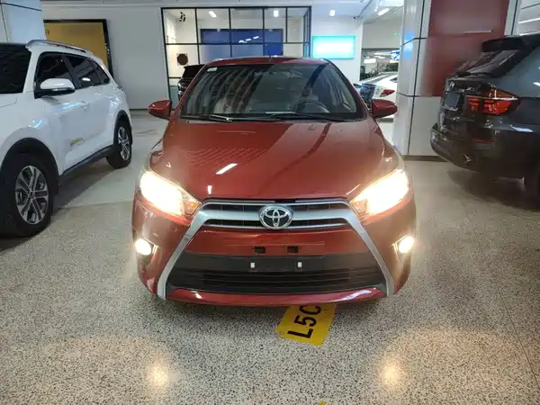 Toyota Yaris L 2015