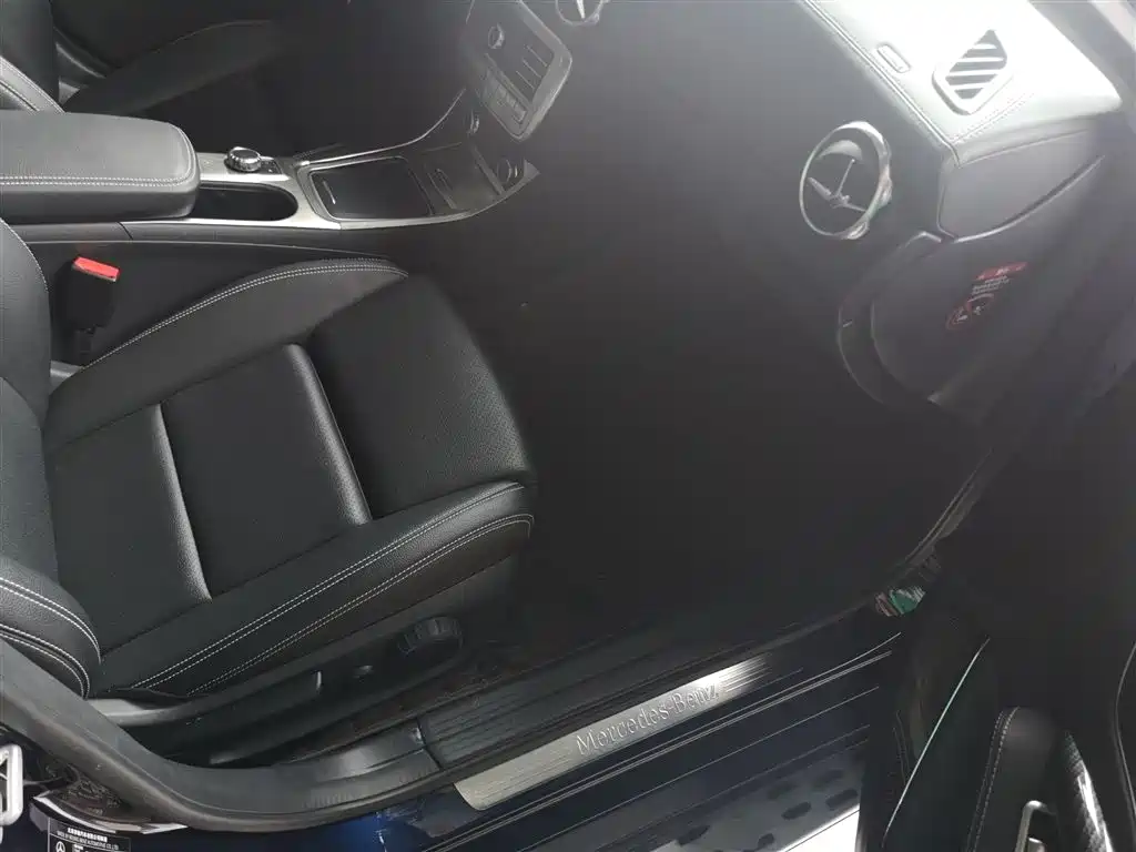Mercedes-Benz GLA 2018 — фото 25