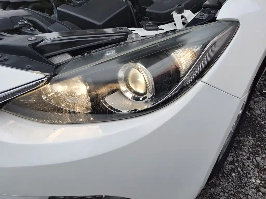 Mazda 3 Axela 2016 — фото 24