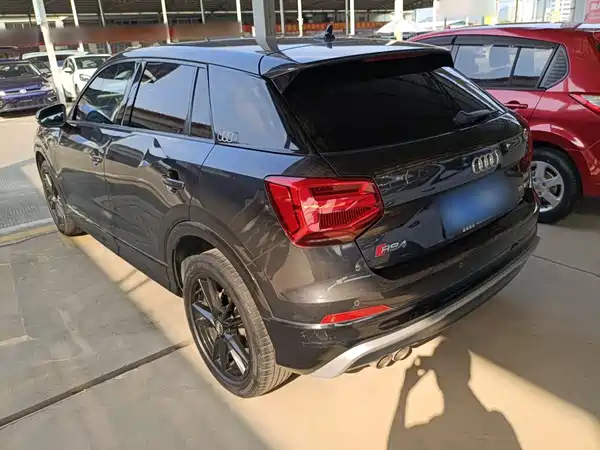Audi Q2L 2020